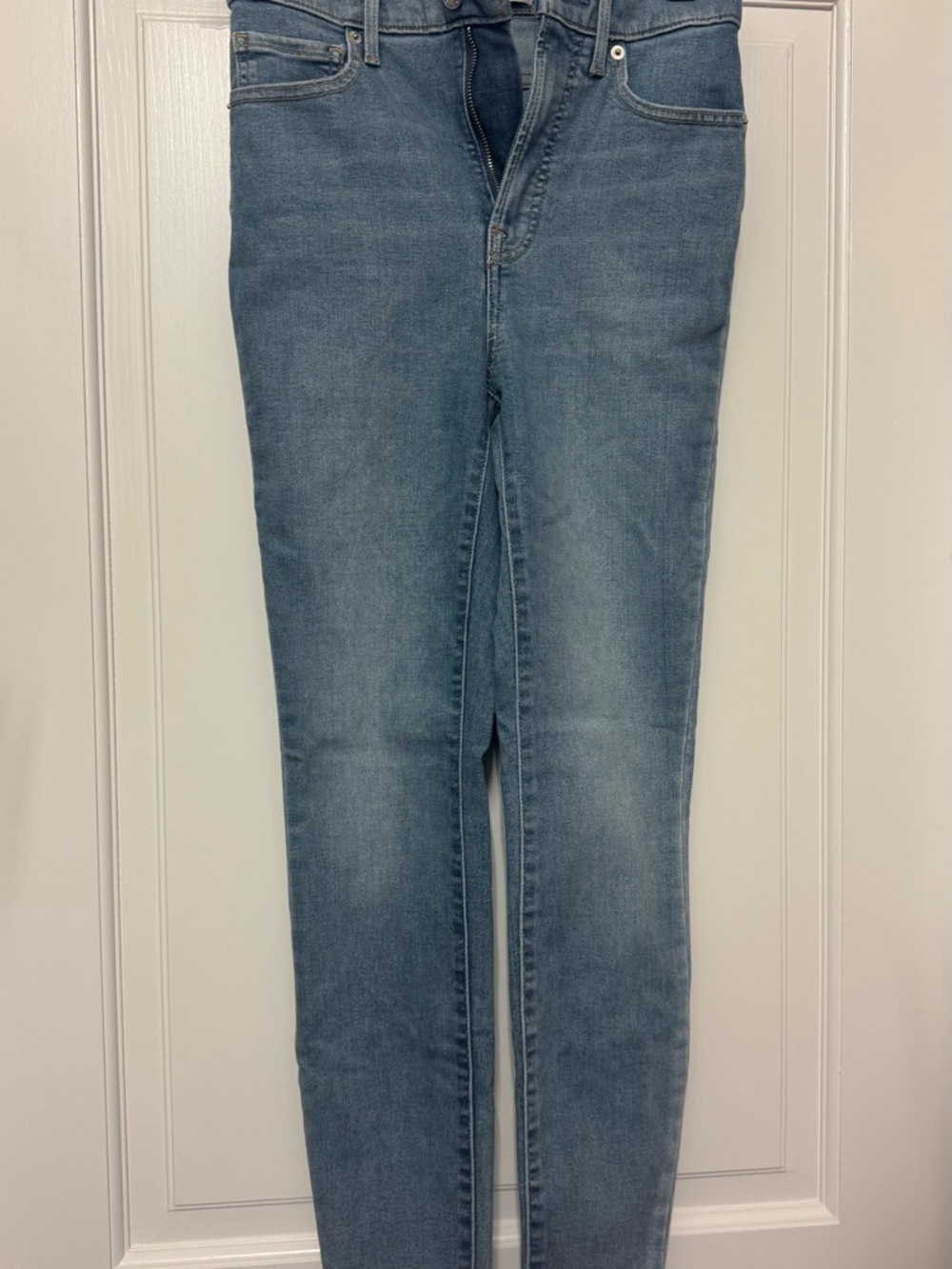 Everlane Women's Skinny Jeans - Faded Blue Denim